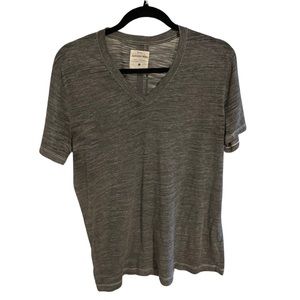 Grey light men’s T in size M
